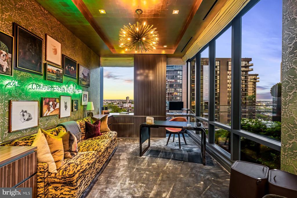 500 WALNUT STREET Unit: 1300