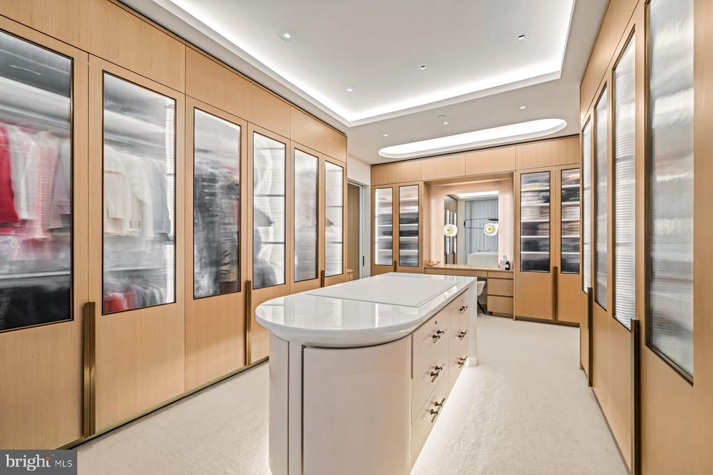 500 WALNUT STREET Unit: 1300