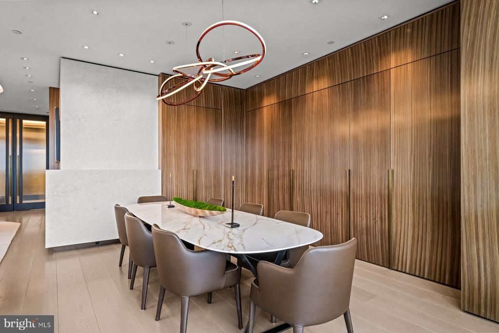 500 WALNUT STREET Unit: 1300