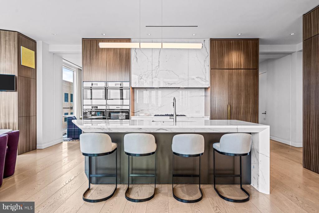 500 WALNUT STREET Unit: 1300