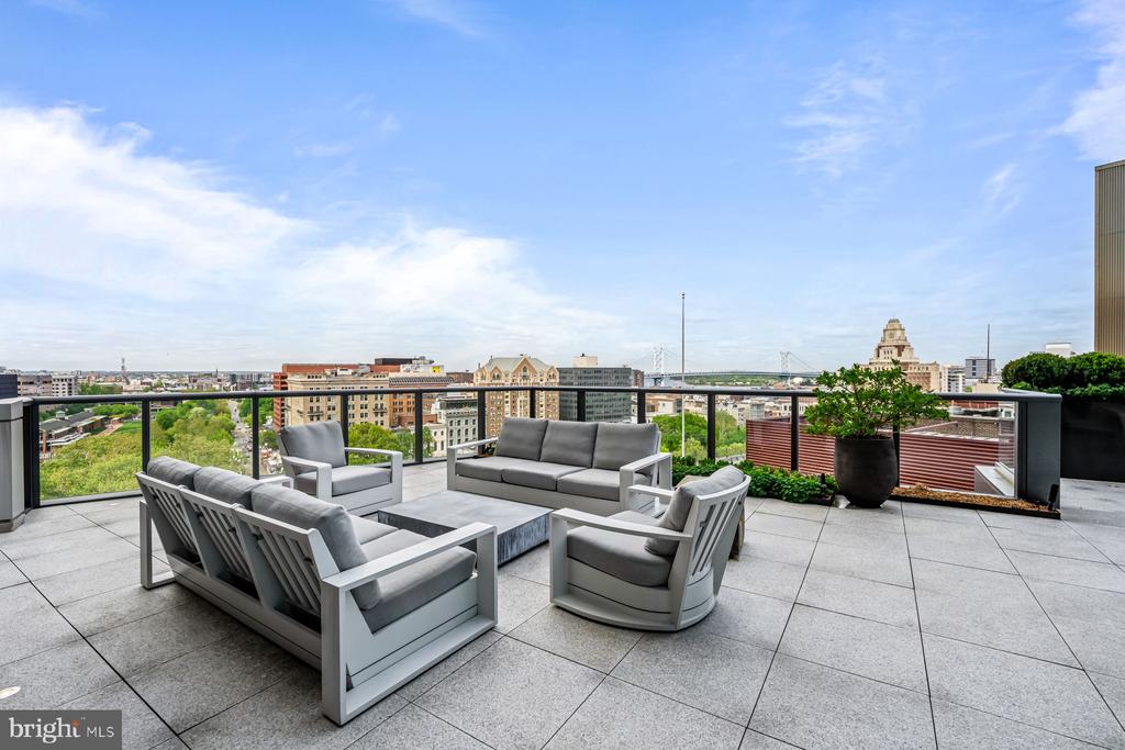 500 WALNUT STREET Unit: 1300