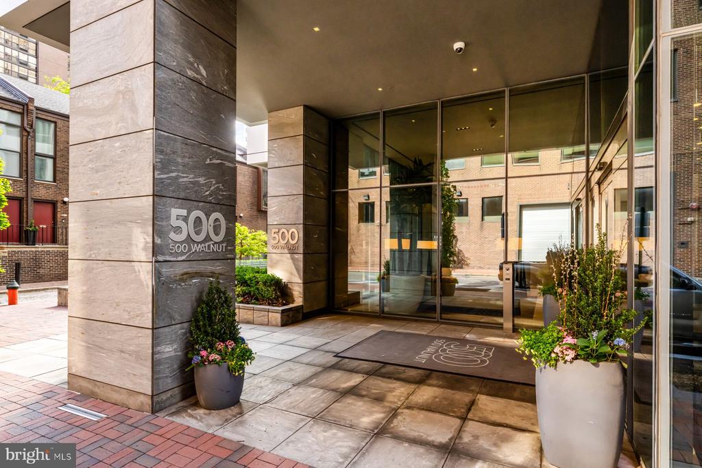 500 WALNUT STREET Unit: 1300
