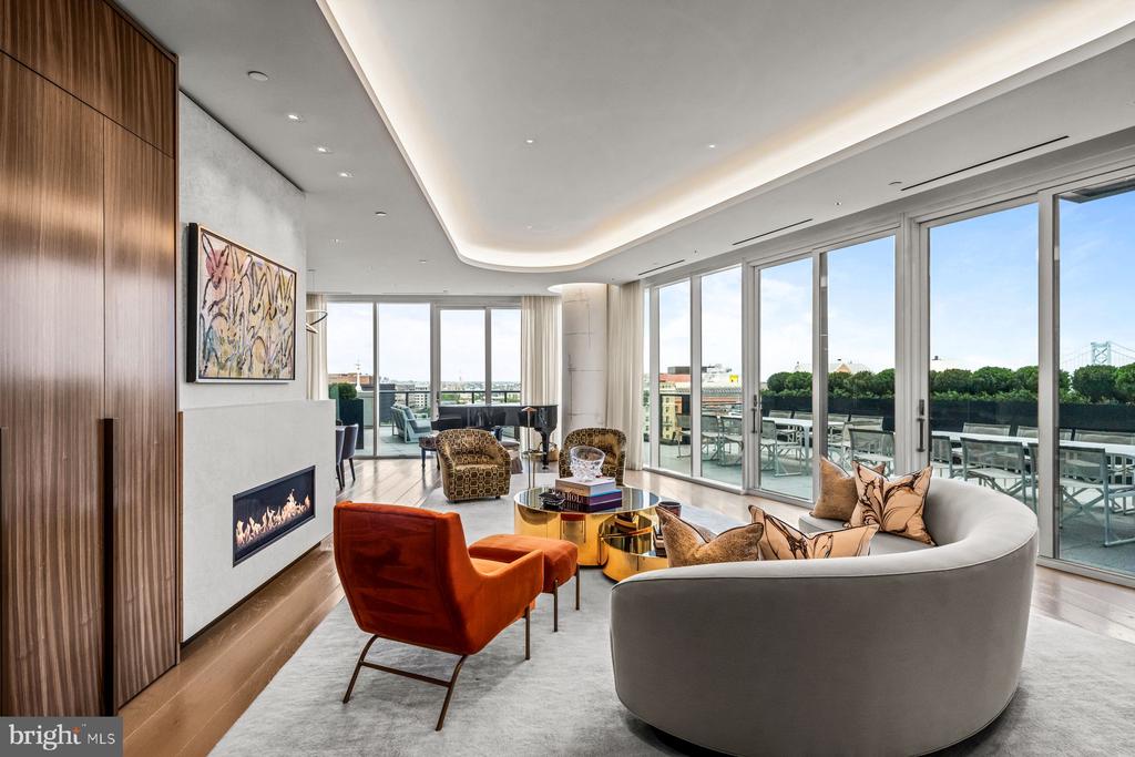 500 WALNUT STREET Unit: 1300