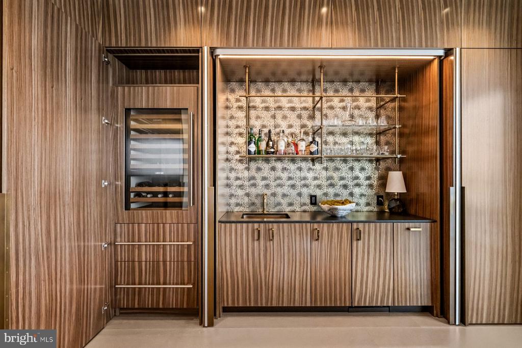 500 WALNUT STREET Unit: 1300