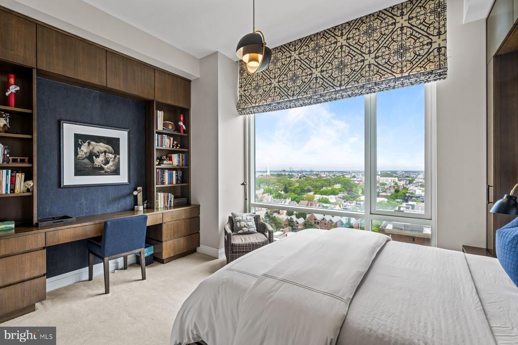 500 WALNUT STREET Unit: 1300
