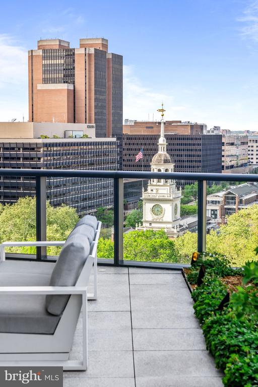 500 WALNUT STREET Unit: 1300