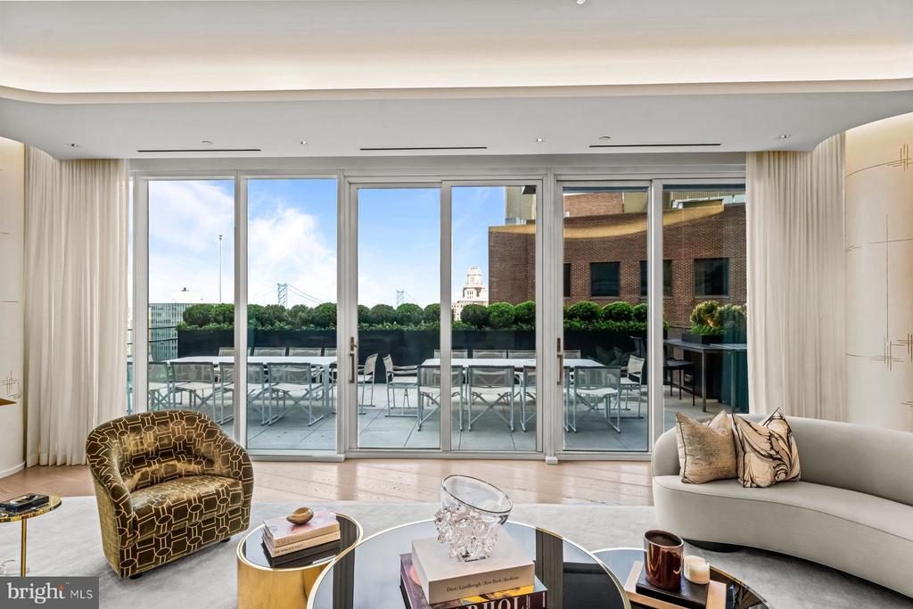 500 WALNUT STREET Unit: 1300