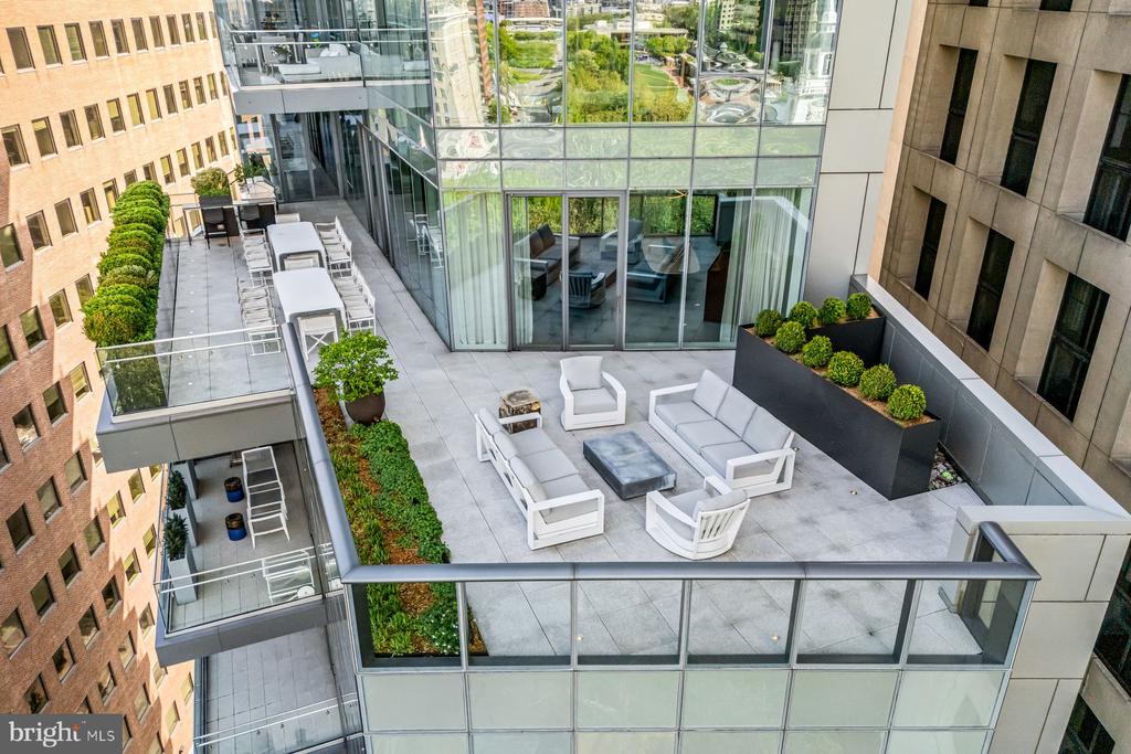 500 WALNUT STREET Unit: 1300