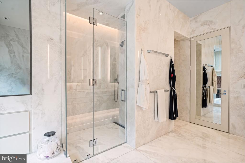 500 WALNUT STREET Unit: 1300