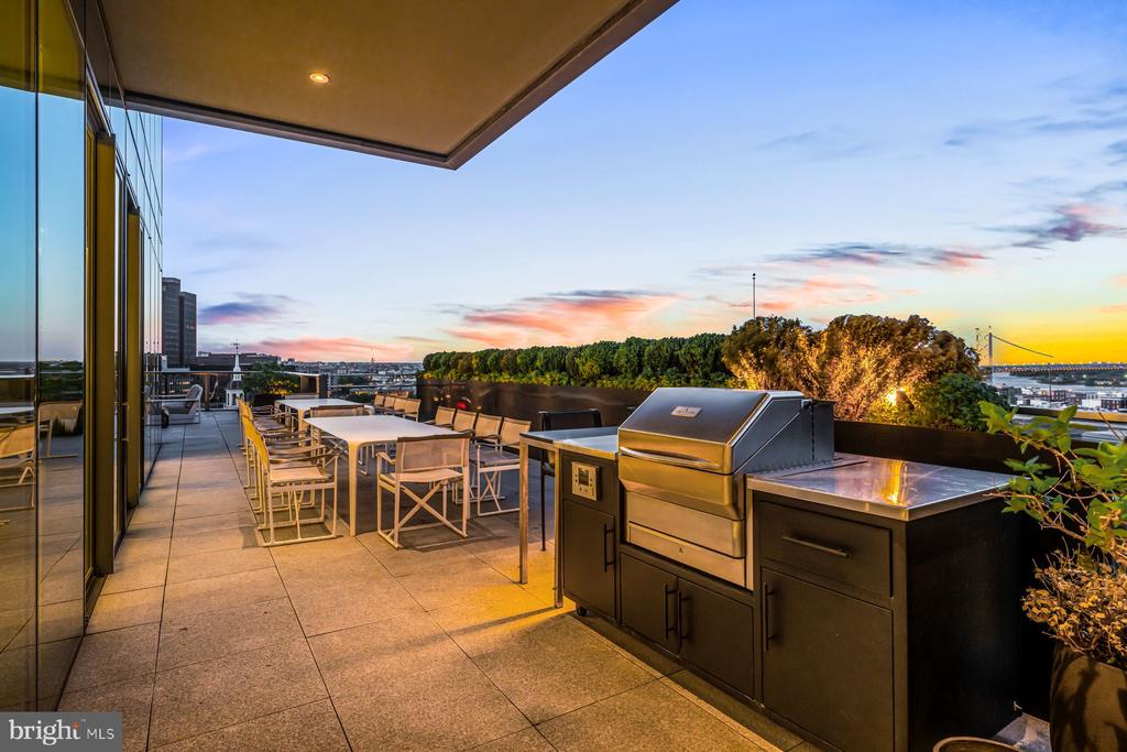 500 WALNUT STREET Unit: 1300