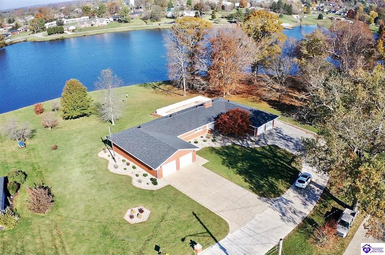 411 Lakeview Drive