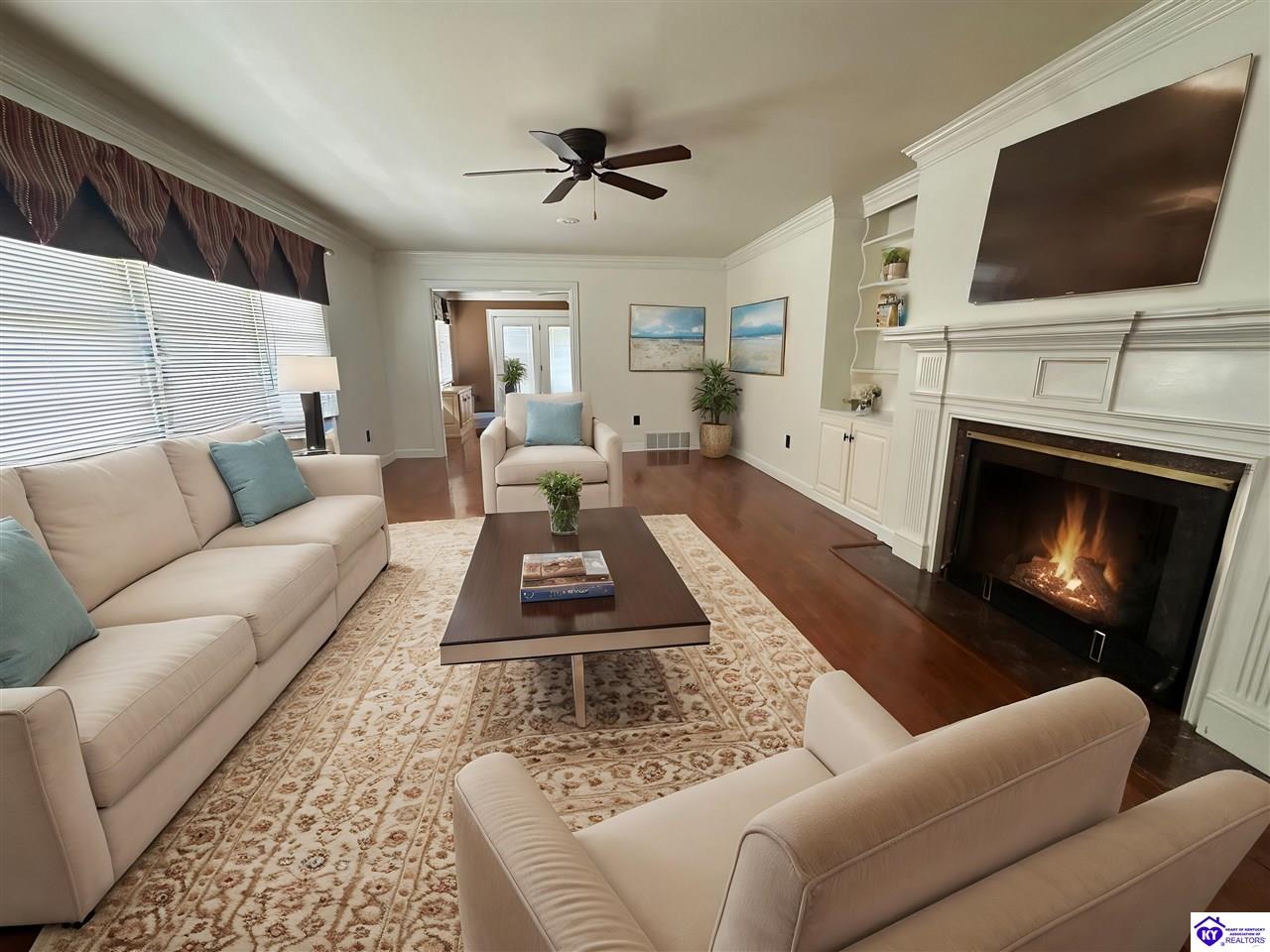 411 Lakeview Drive