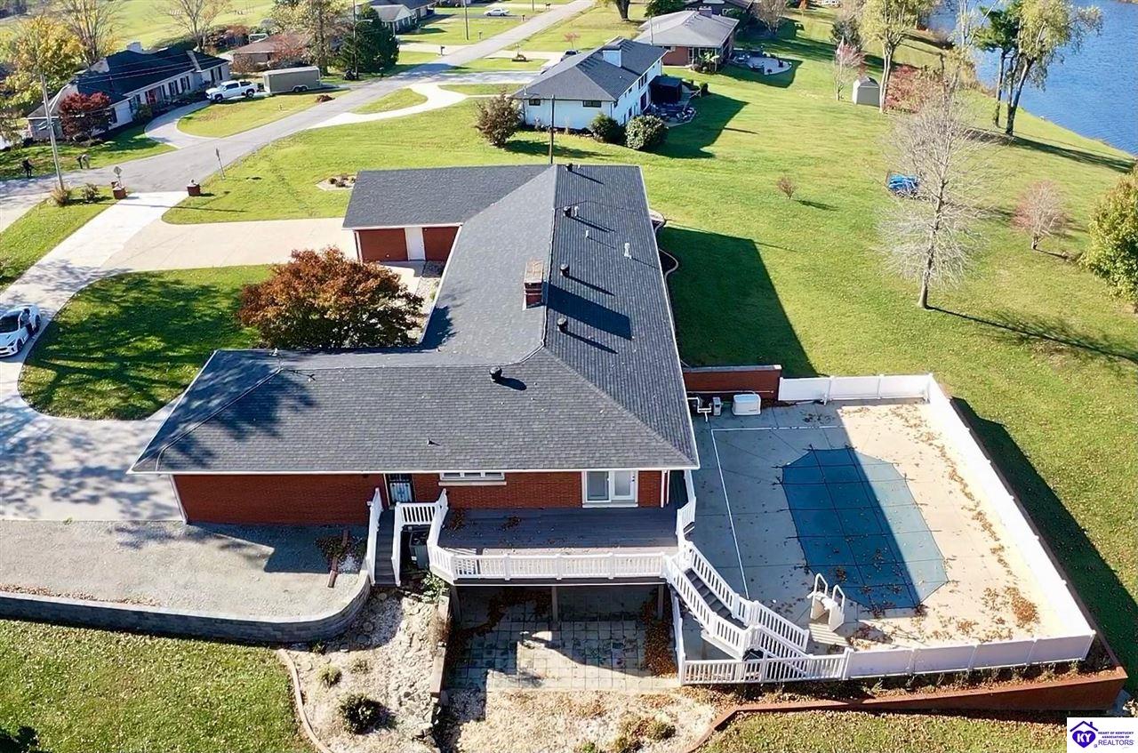 411 Lakeview Drive