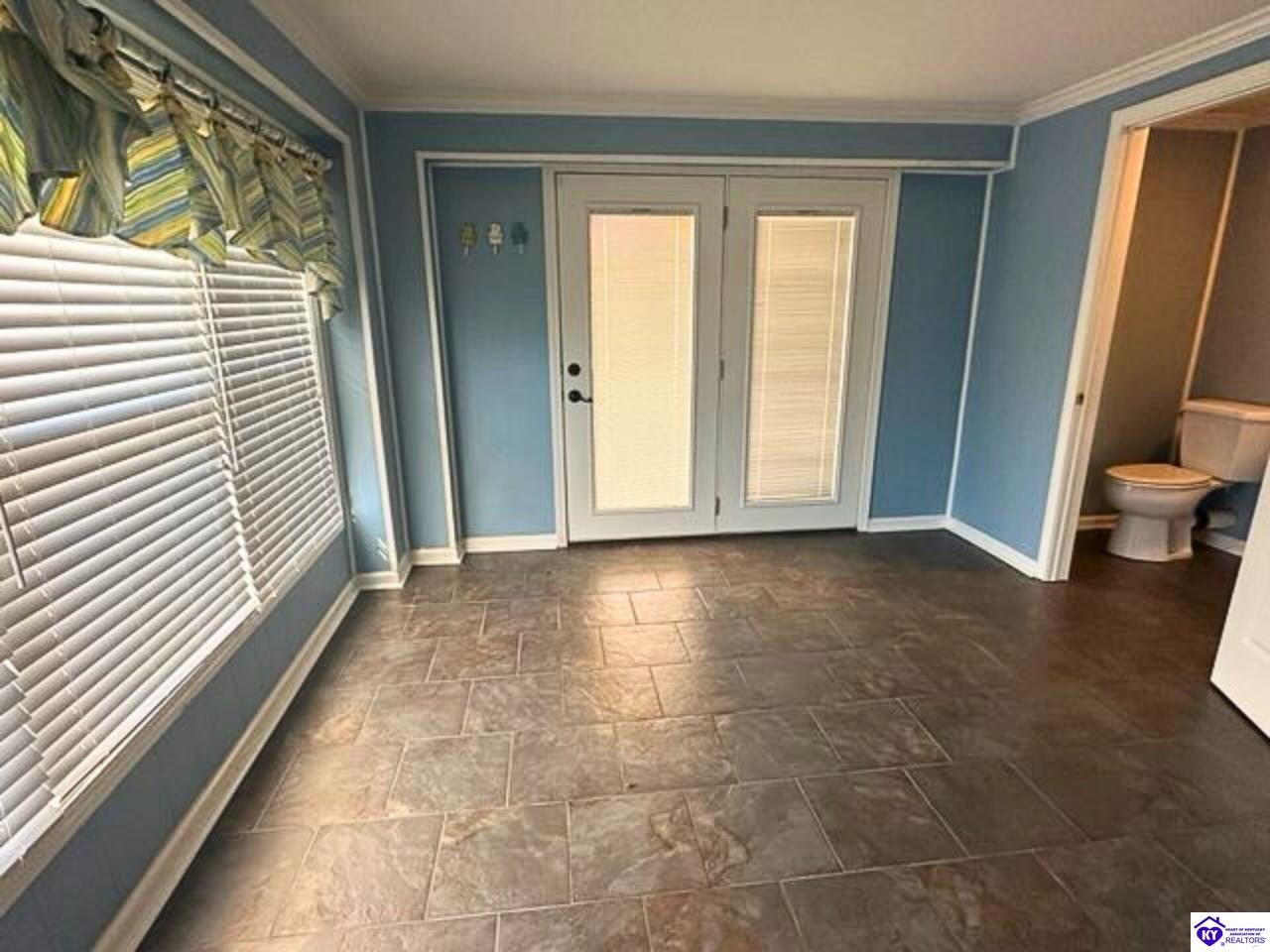 411 Lakeview Drive