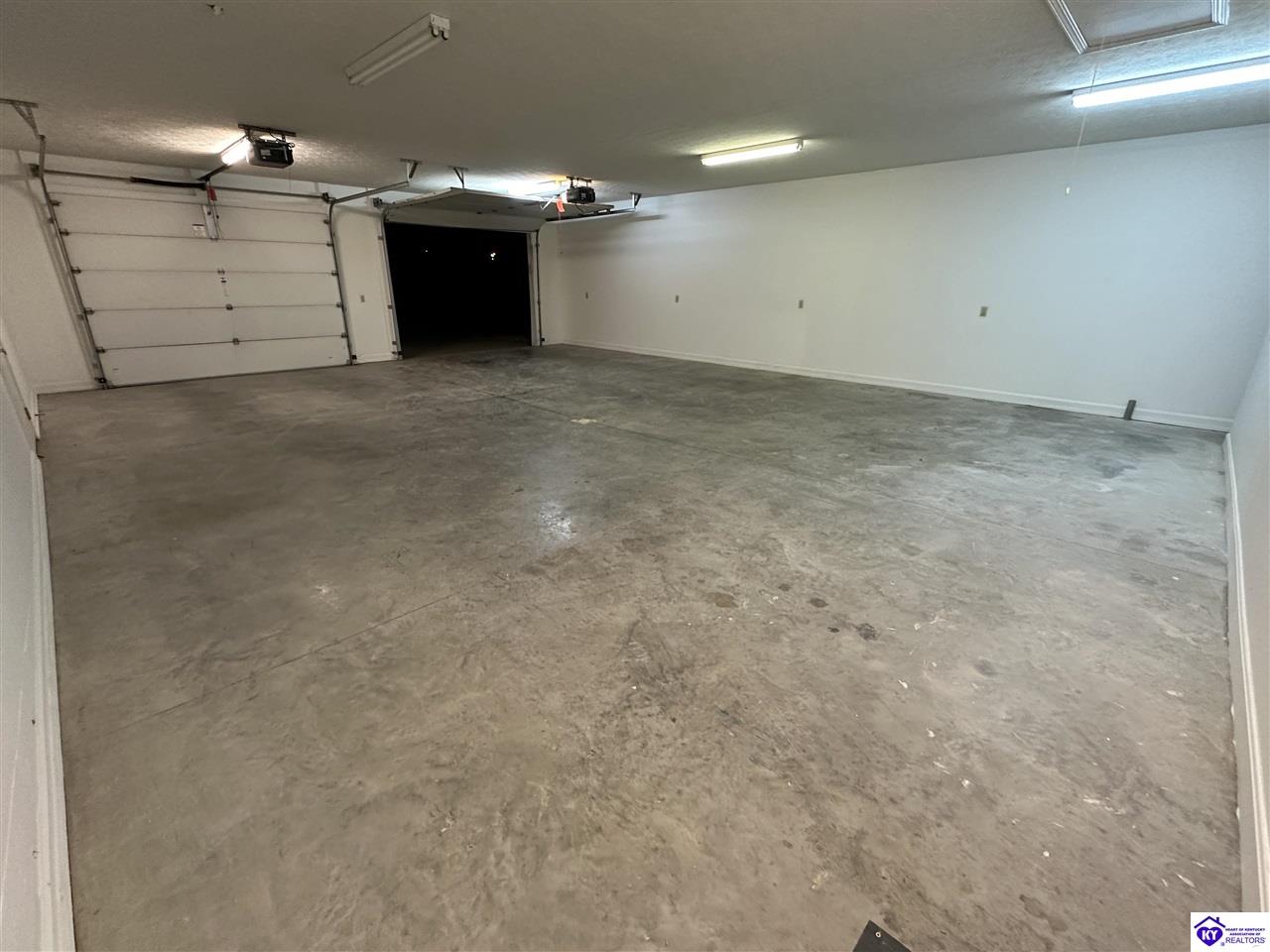 411 Lakeview Drive