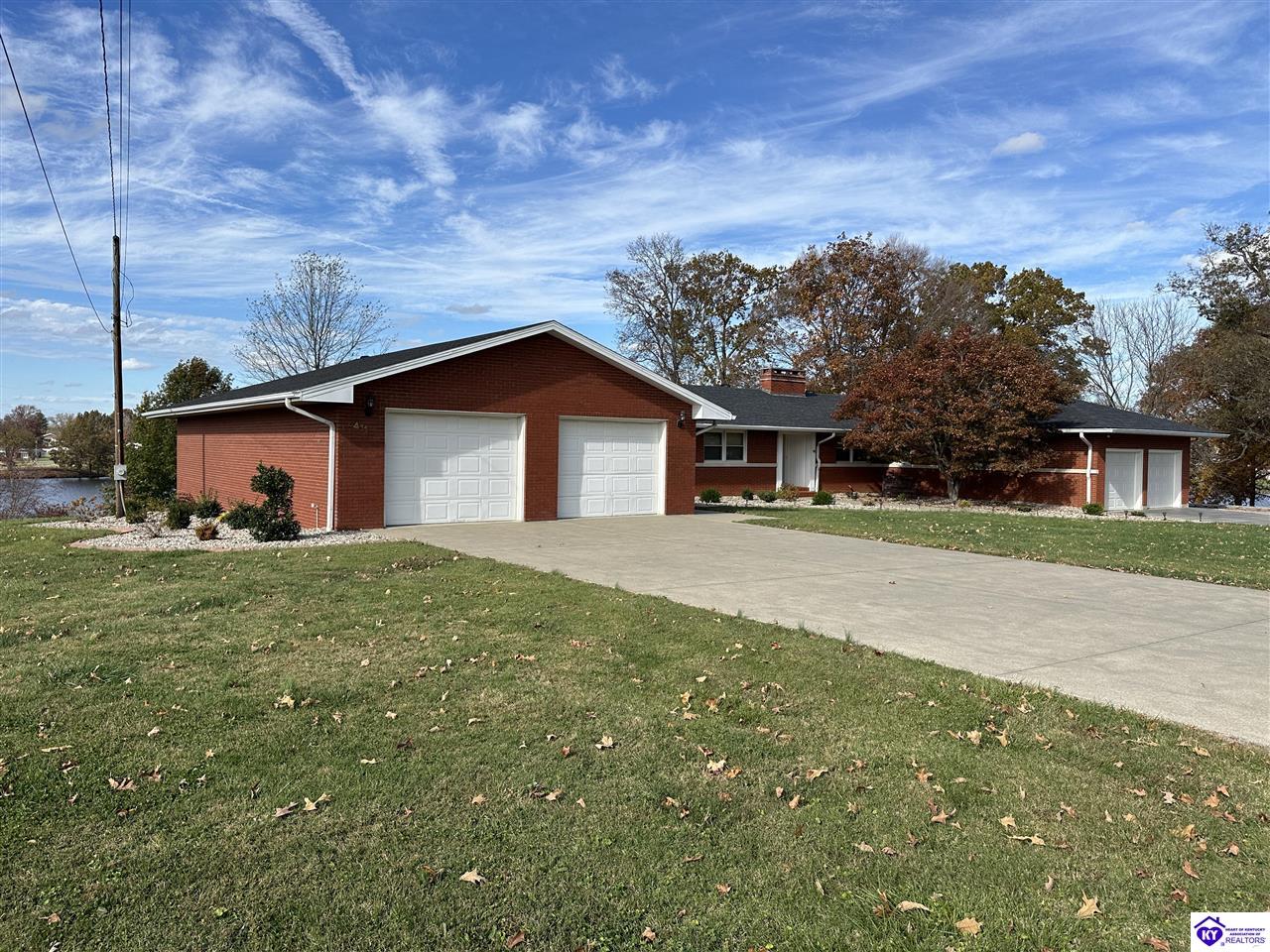 411 Lakeview Drive
