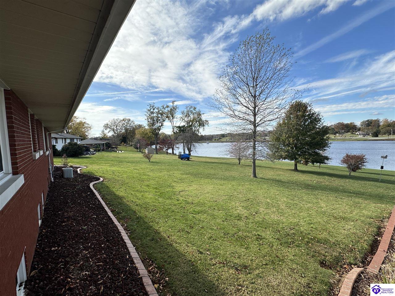 411 Lakeview Drive