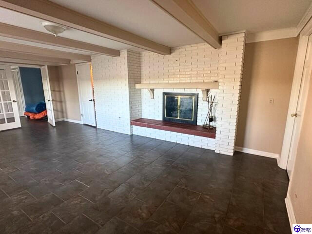 411 Lakeview Drive