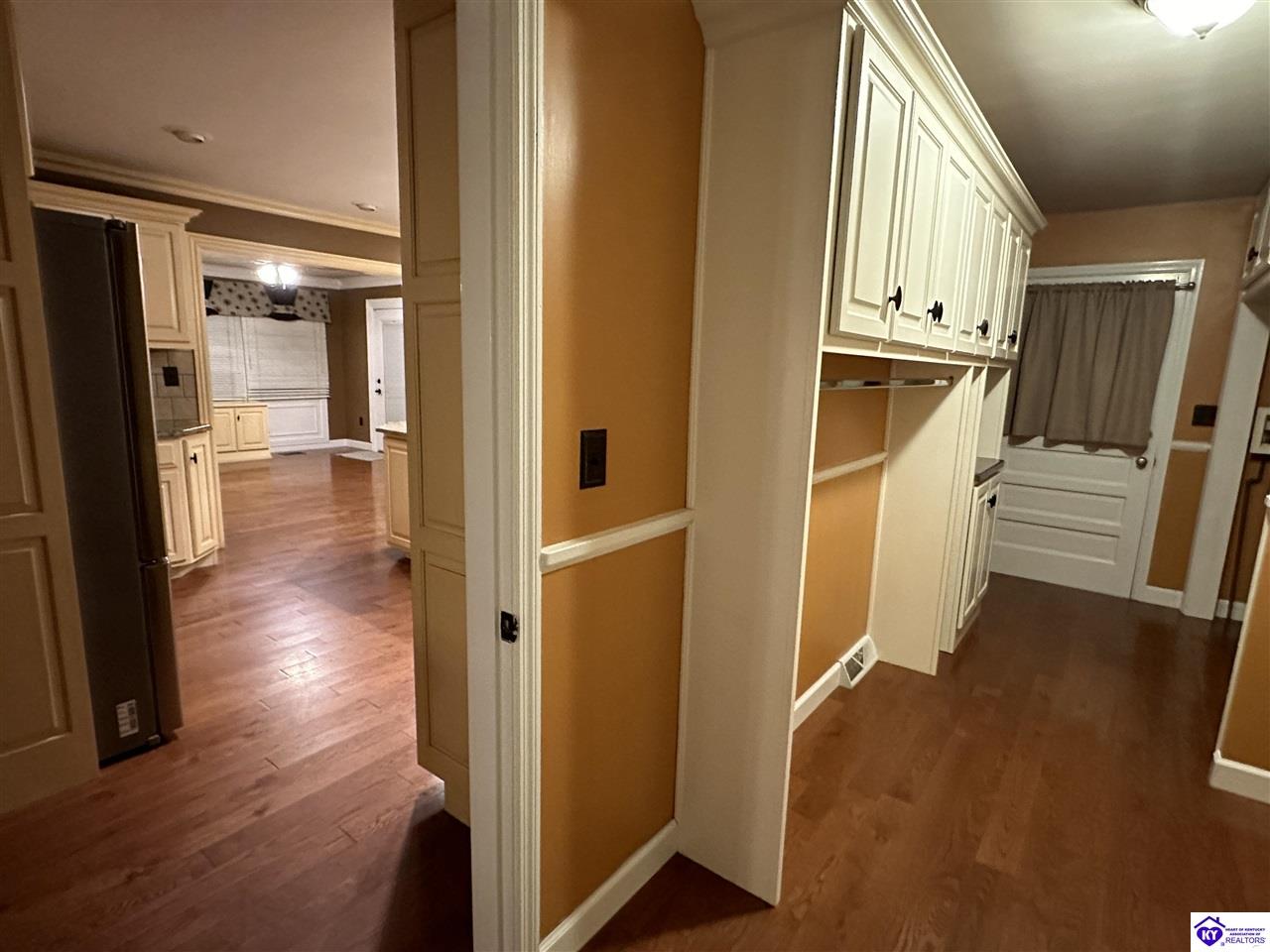 411 Lakeview Drive