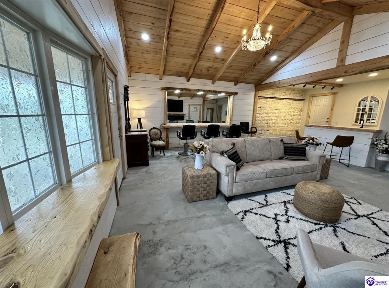 2385 Pikes Ridge Road