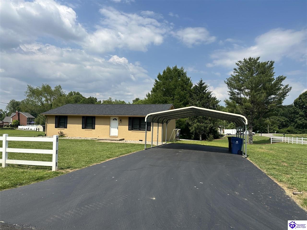 16 White Pine Circle