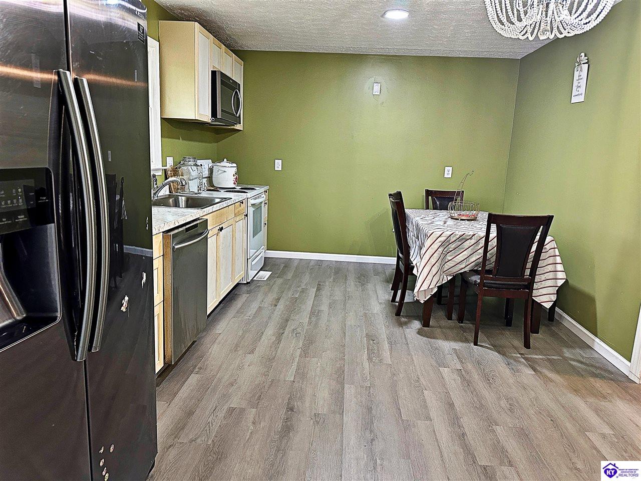 16 White Pine Circle