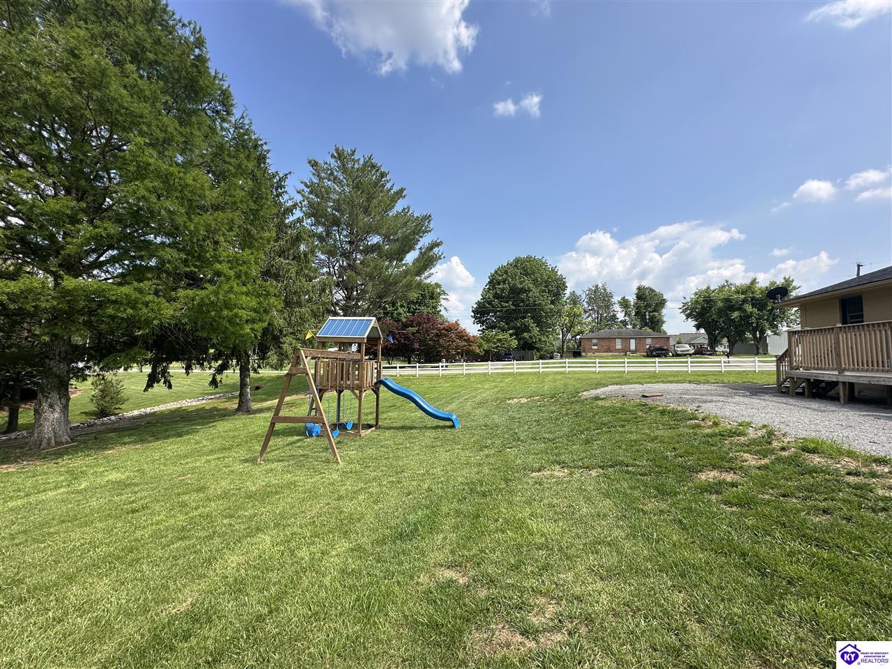 16 White Pine Circle