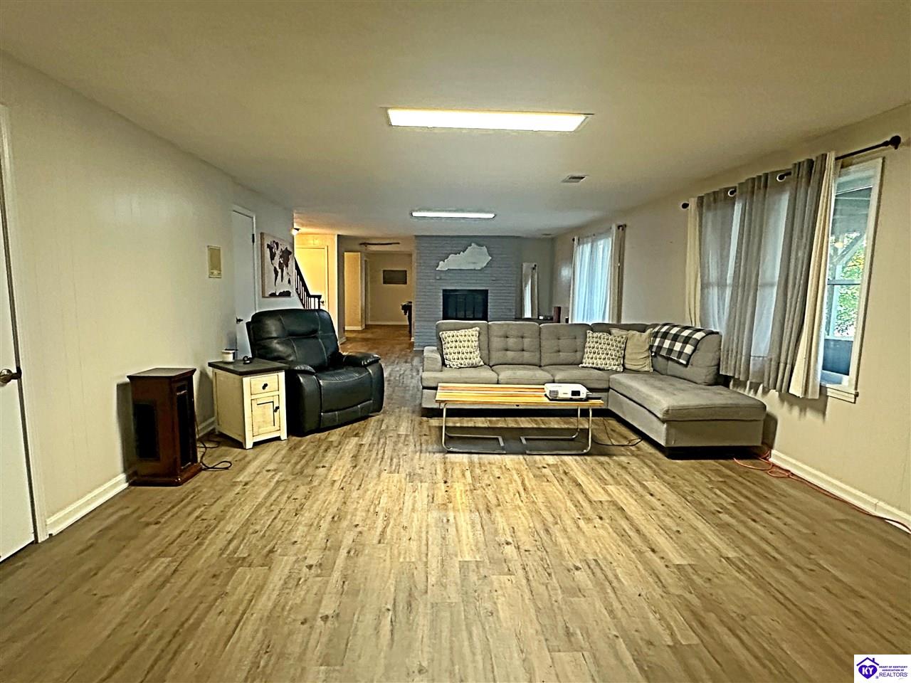 506 Hastings Way
