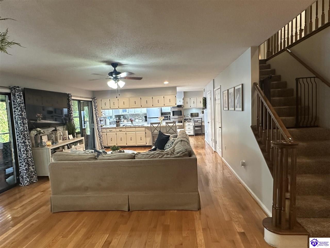 506 Hastings Way