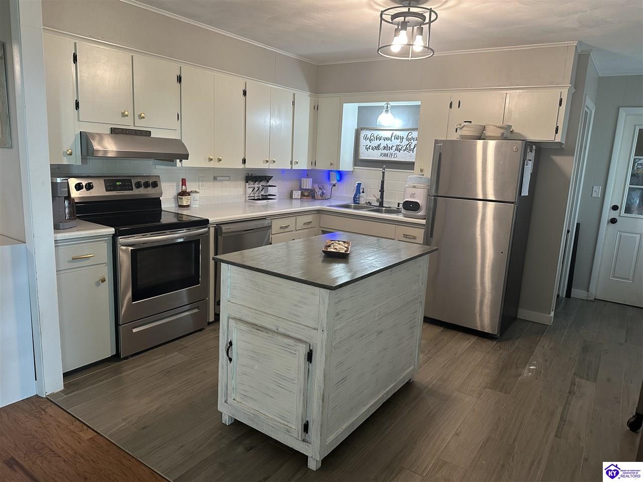 282 Red Fern Road
