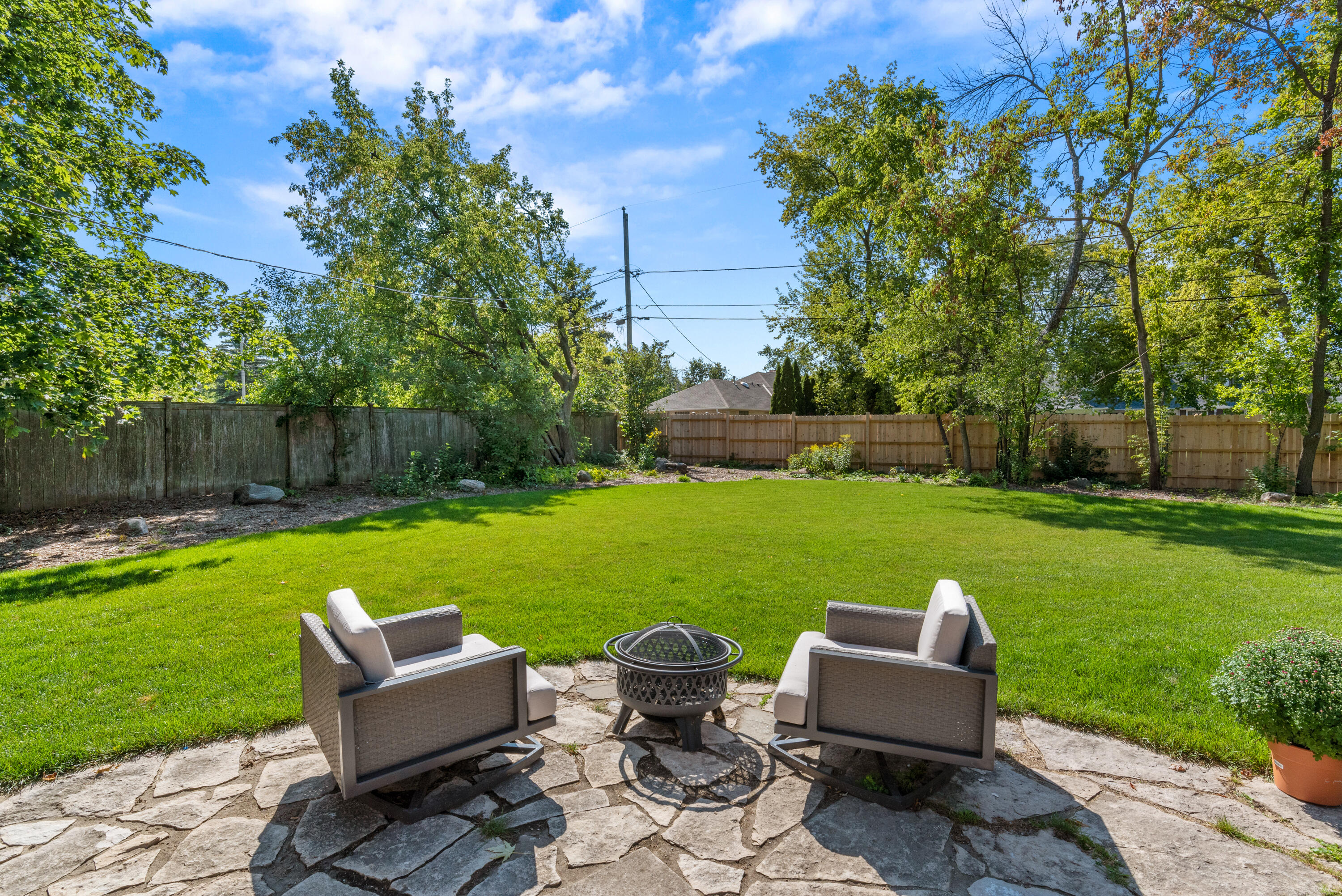 7857 N Lake Dr