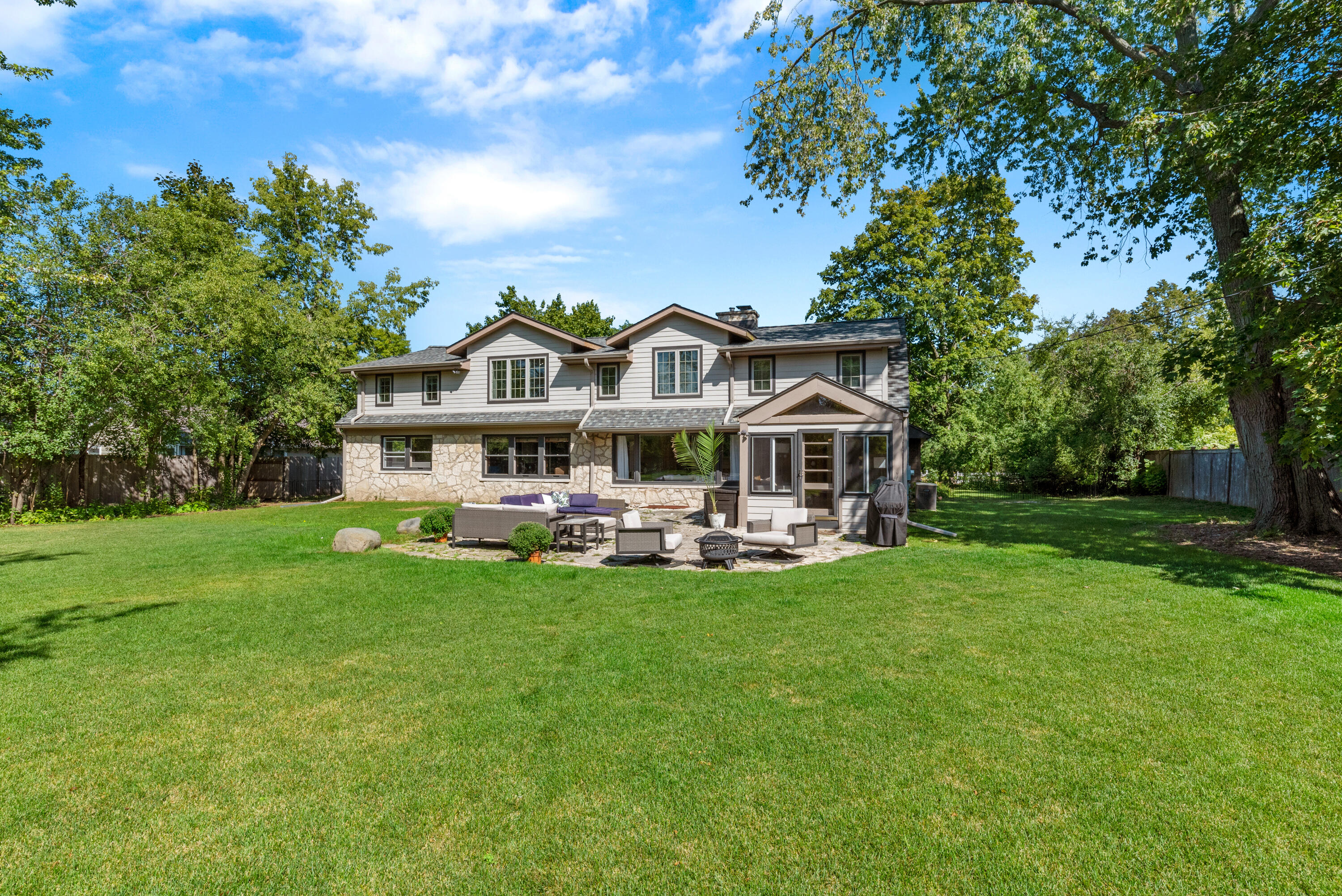 7857 N Lake Dr