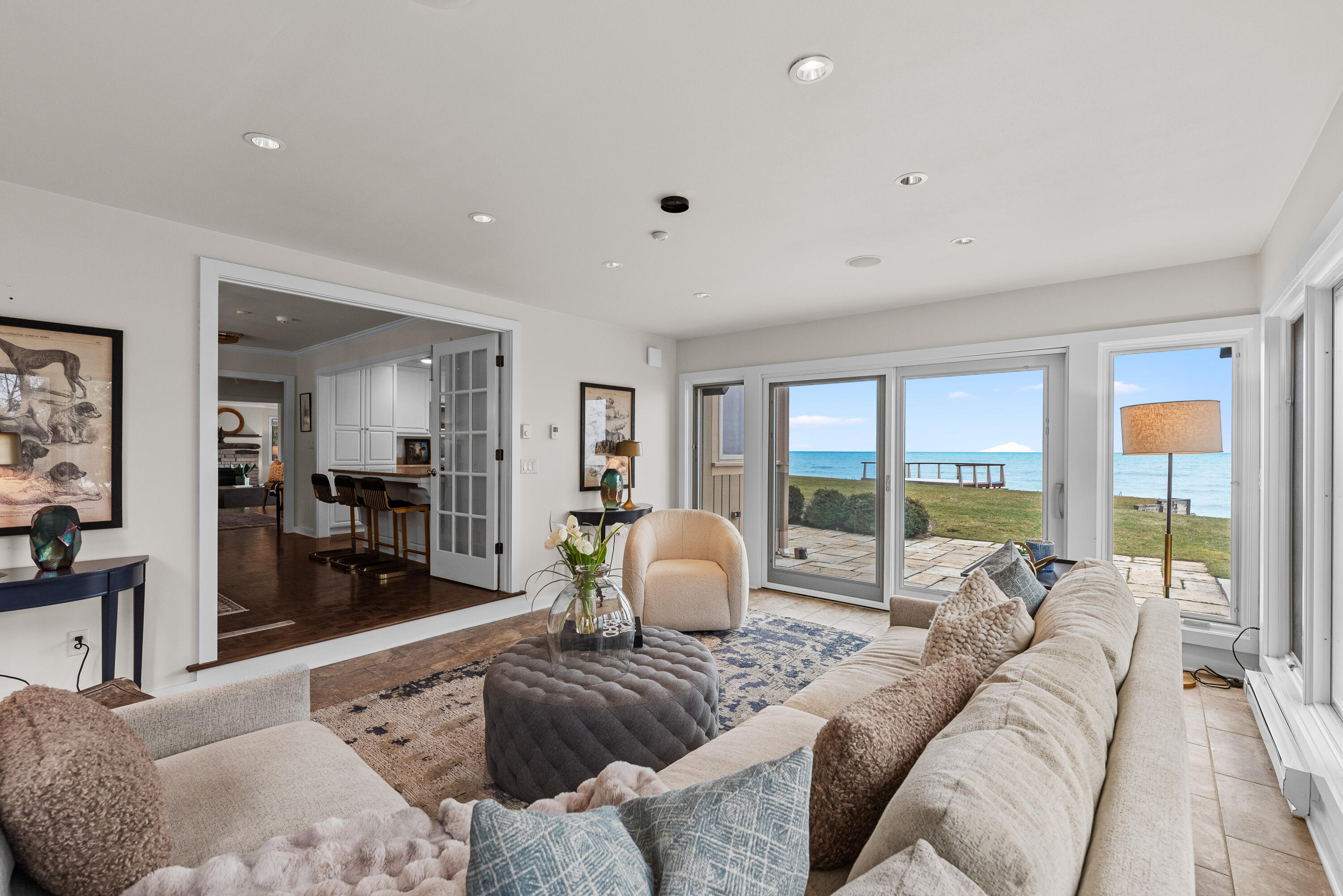 7124 N Beach Dr
