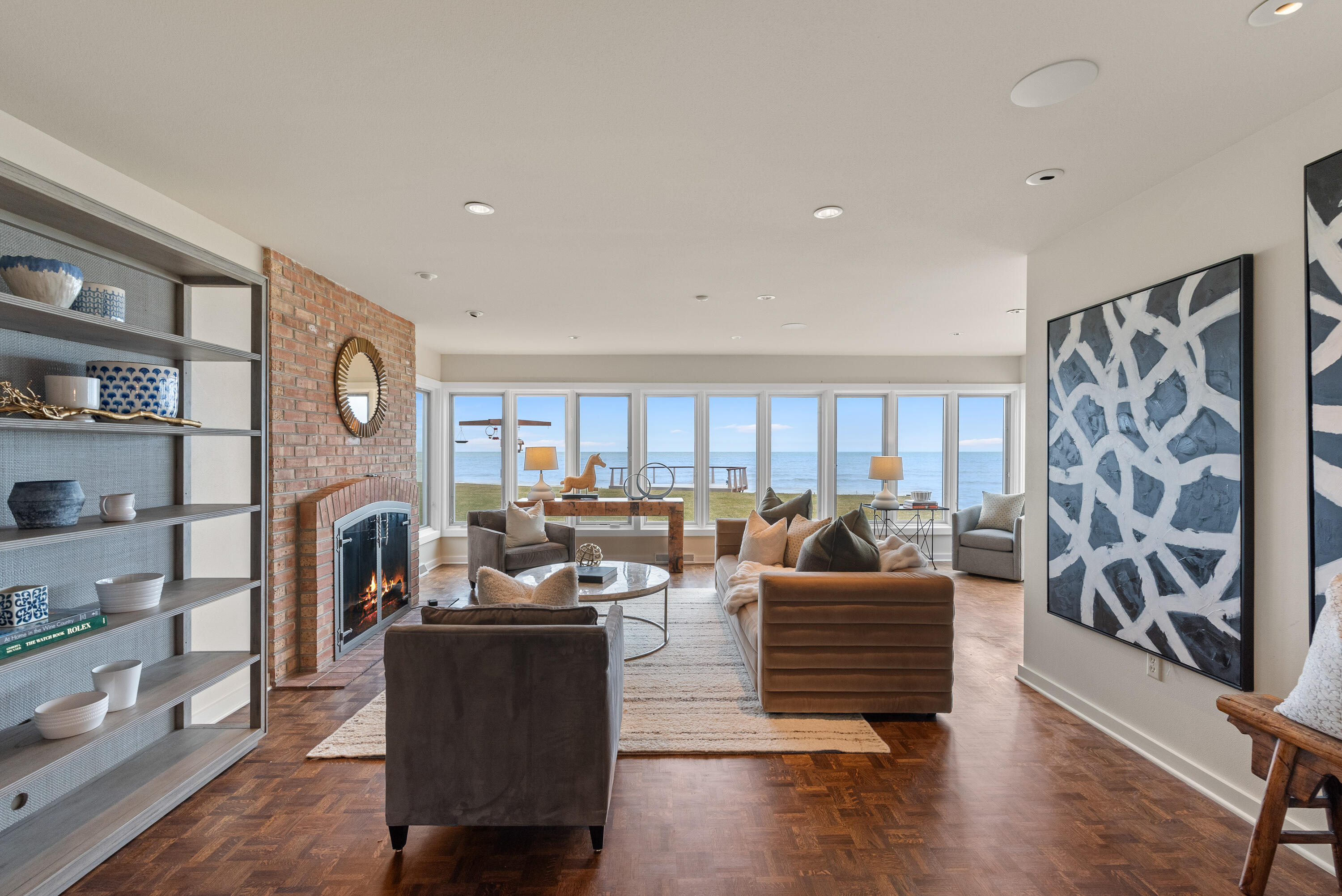 7124 N Beach Dr