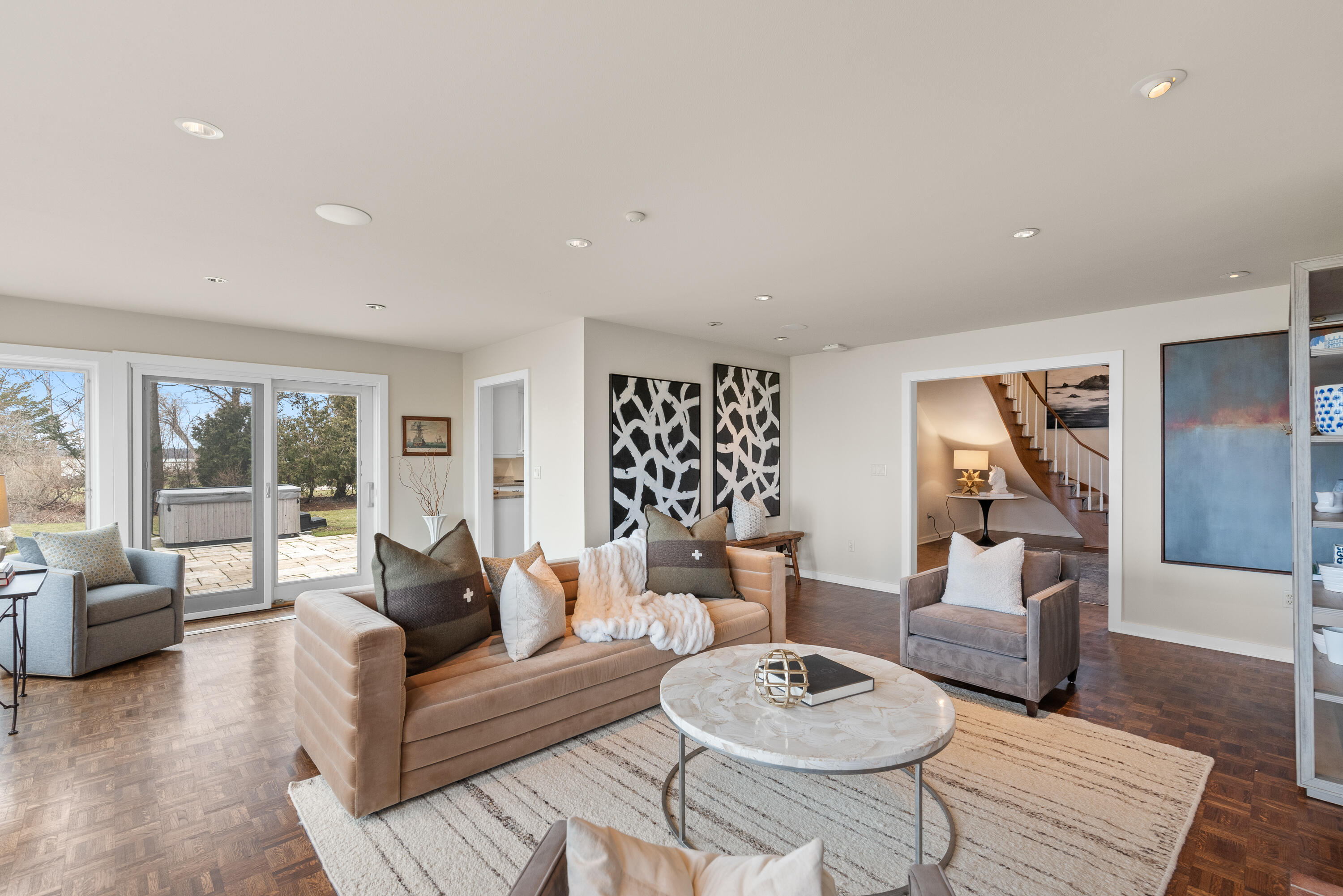 7124 N Beach Dr