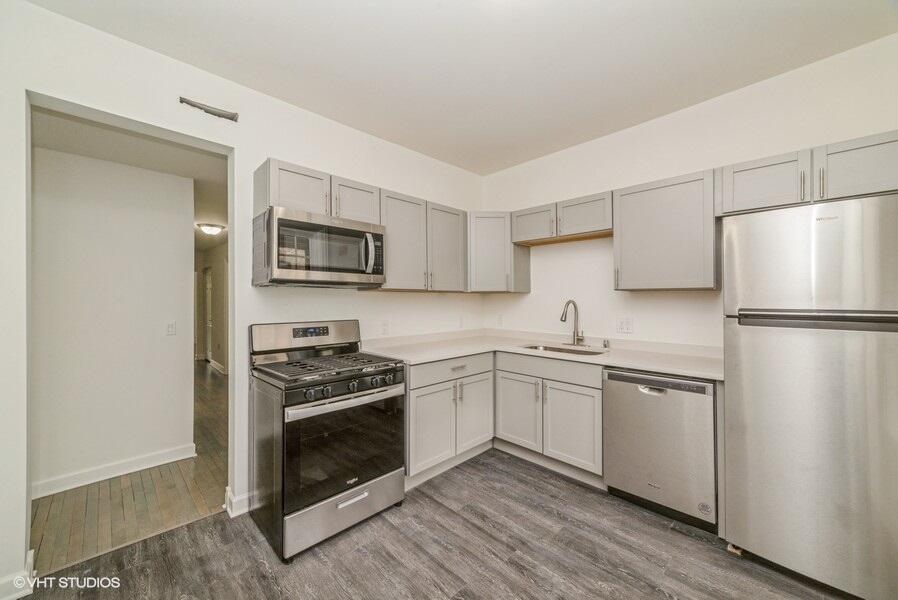 2813 E Belleview Pl 5