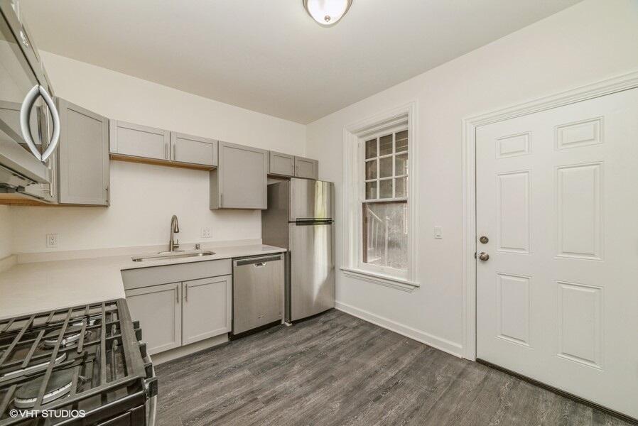 2813 E Belleview Pl 6