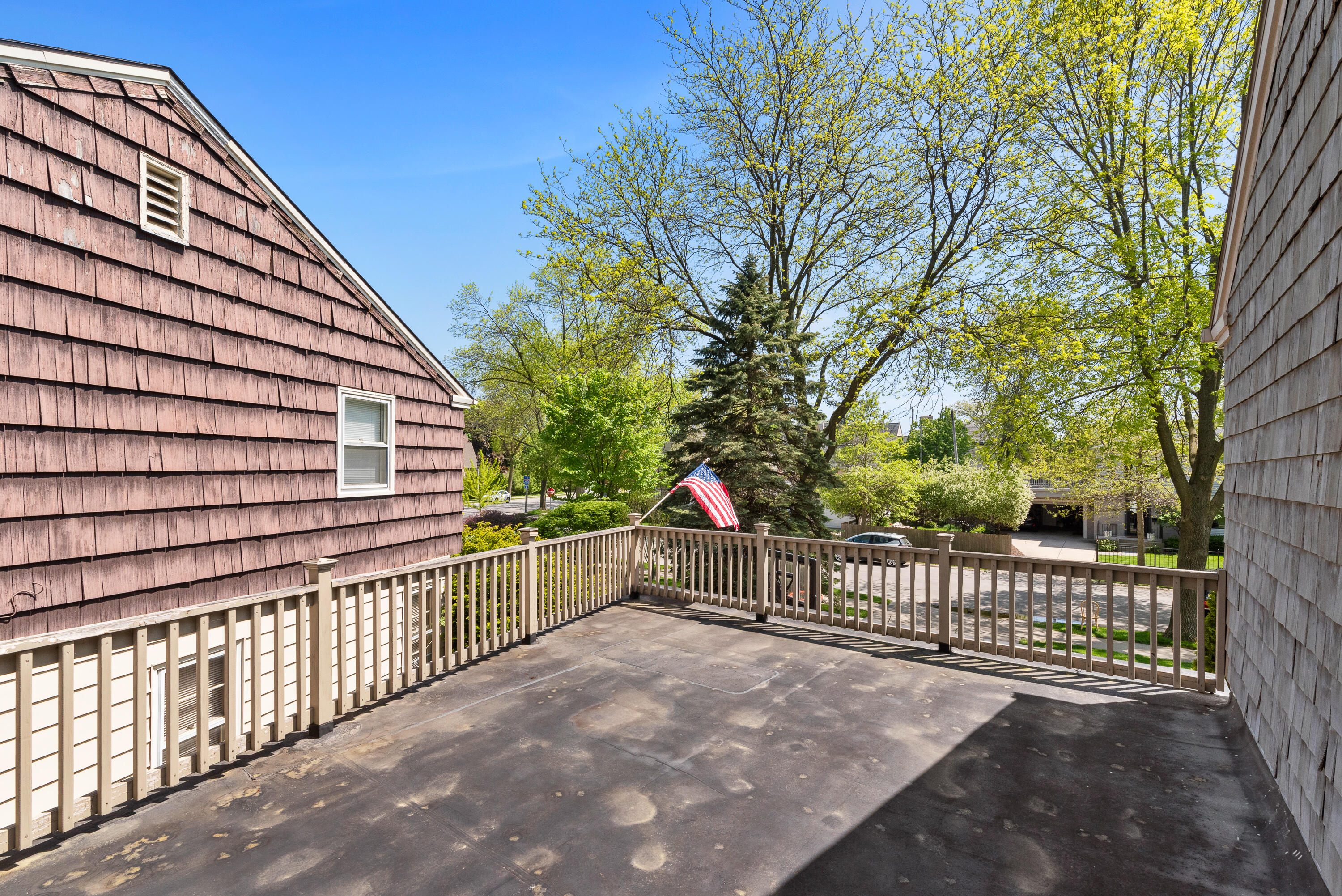 526 E Lake View Ave