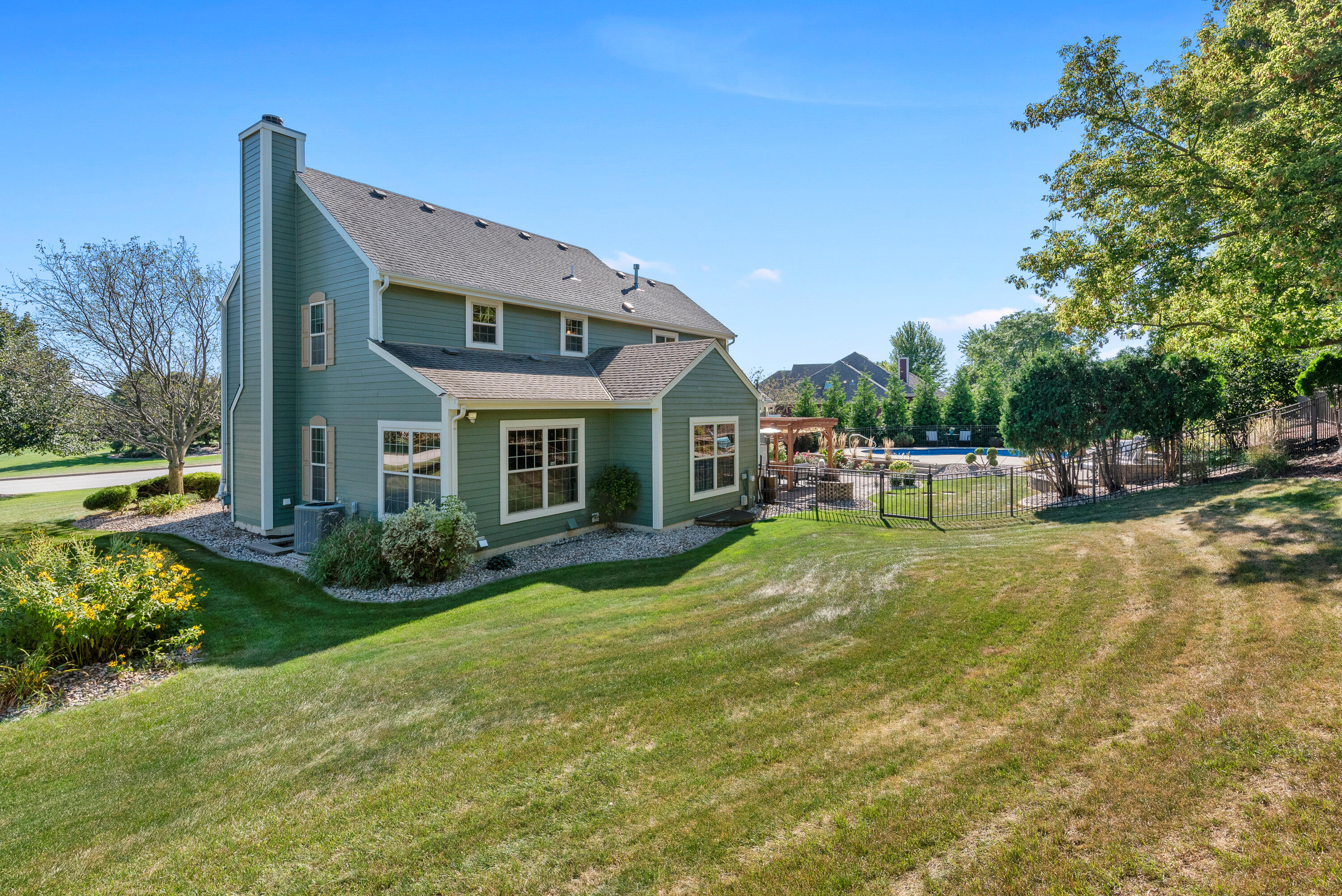 N73W23398 Fontaine Cir