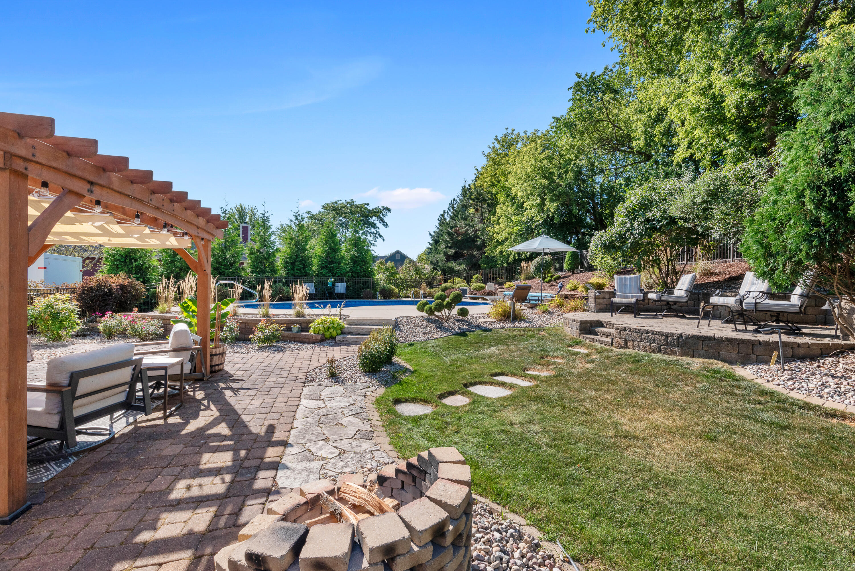 N73W23398 Fontaine Cir