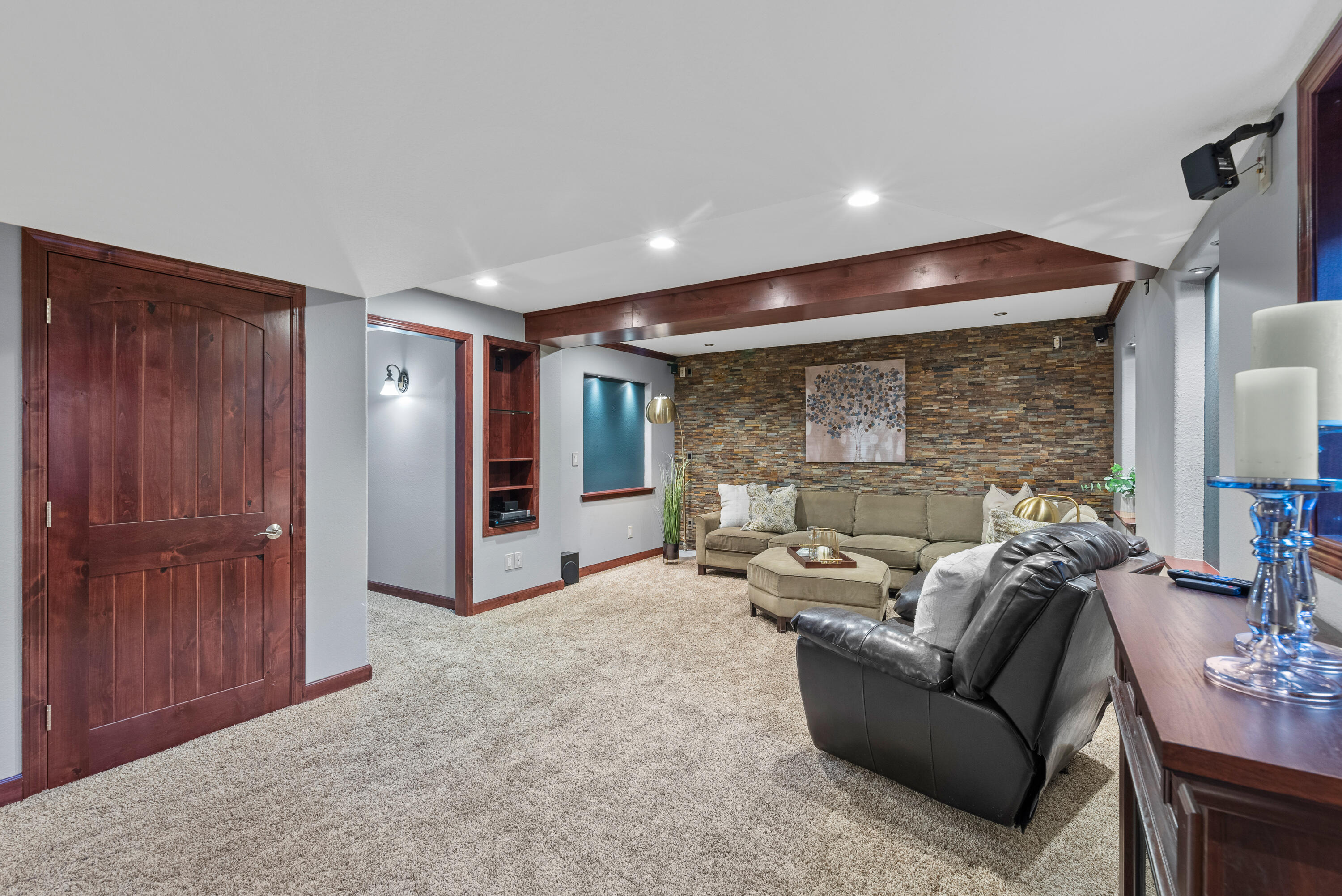 N73W23398 Fontaine Cir