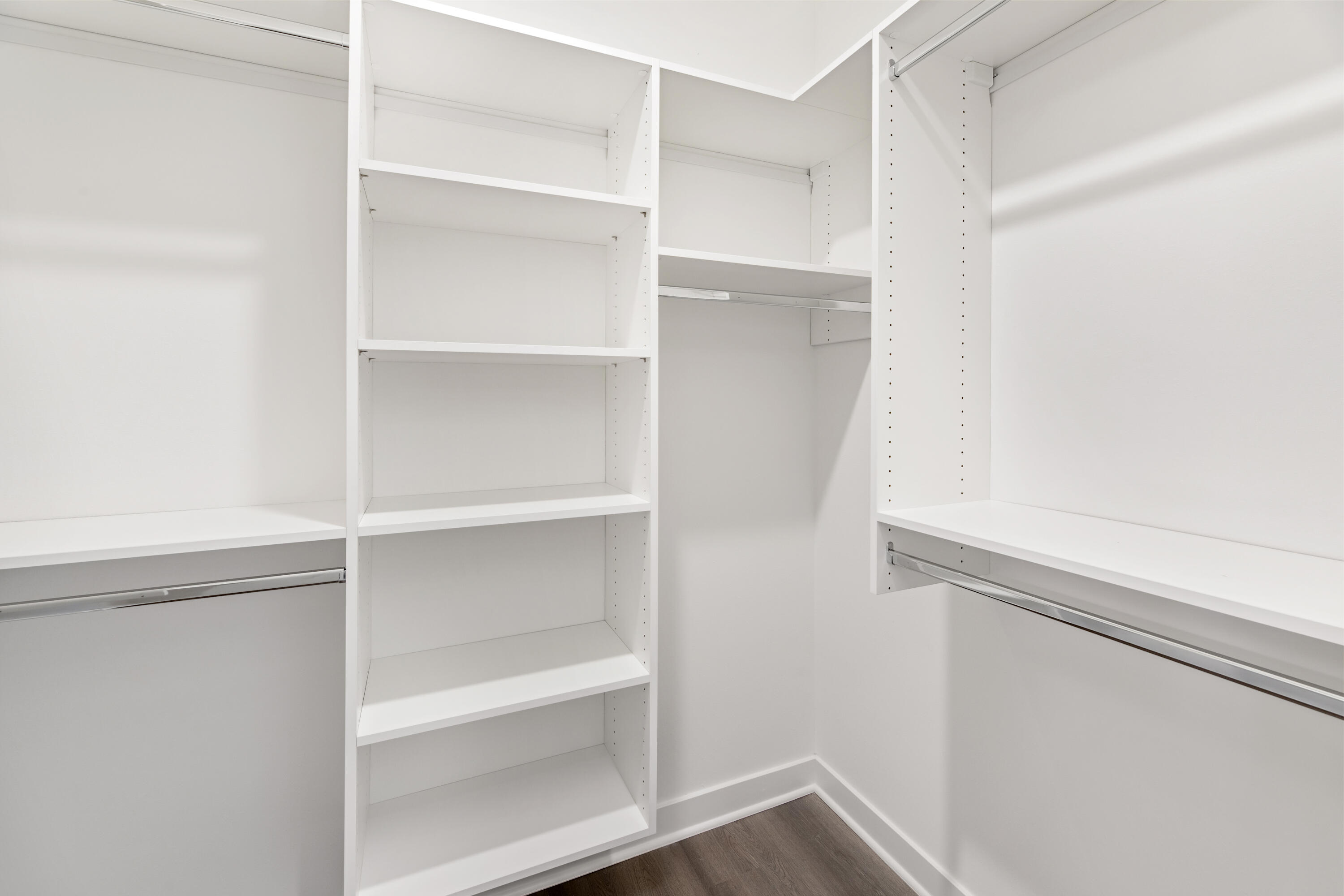 1876 W Mildenhall Dr