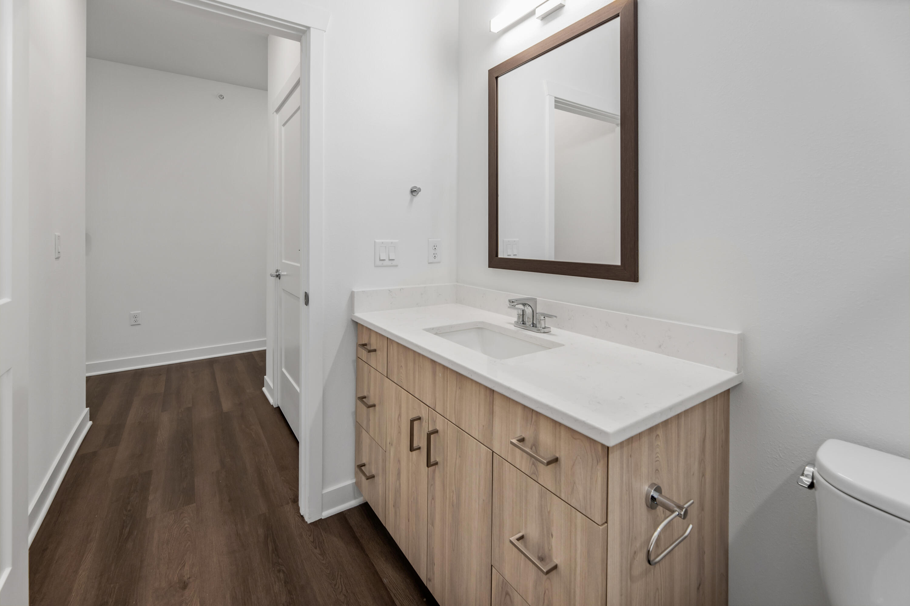 1876 W Mildenhall Dr