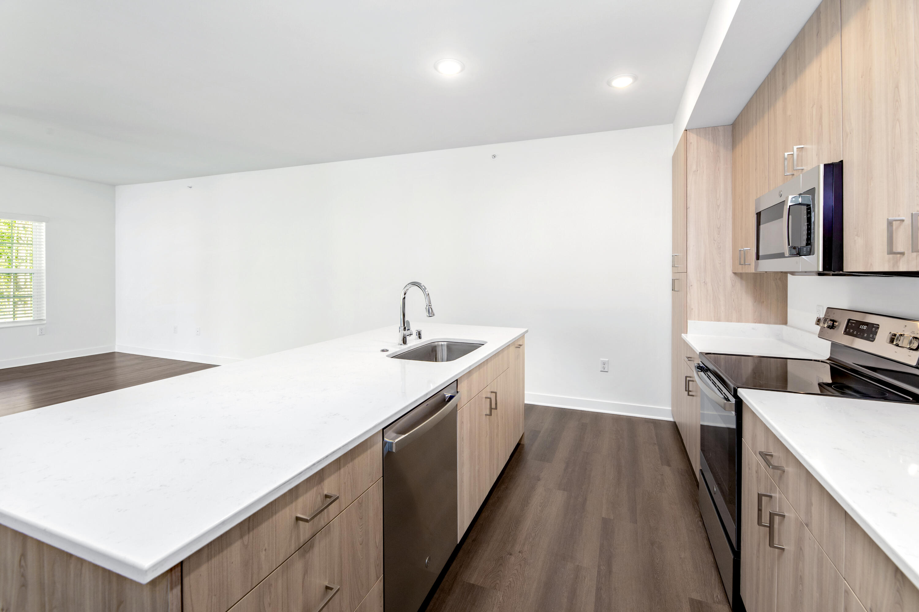 1876 W Mildenhall Dr