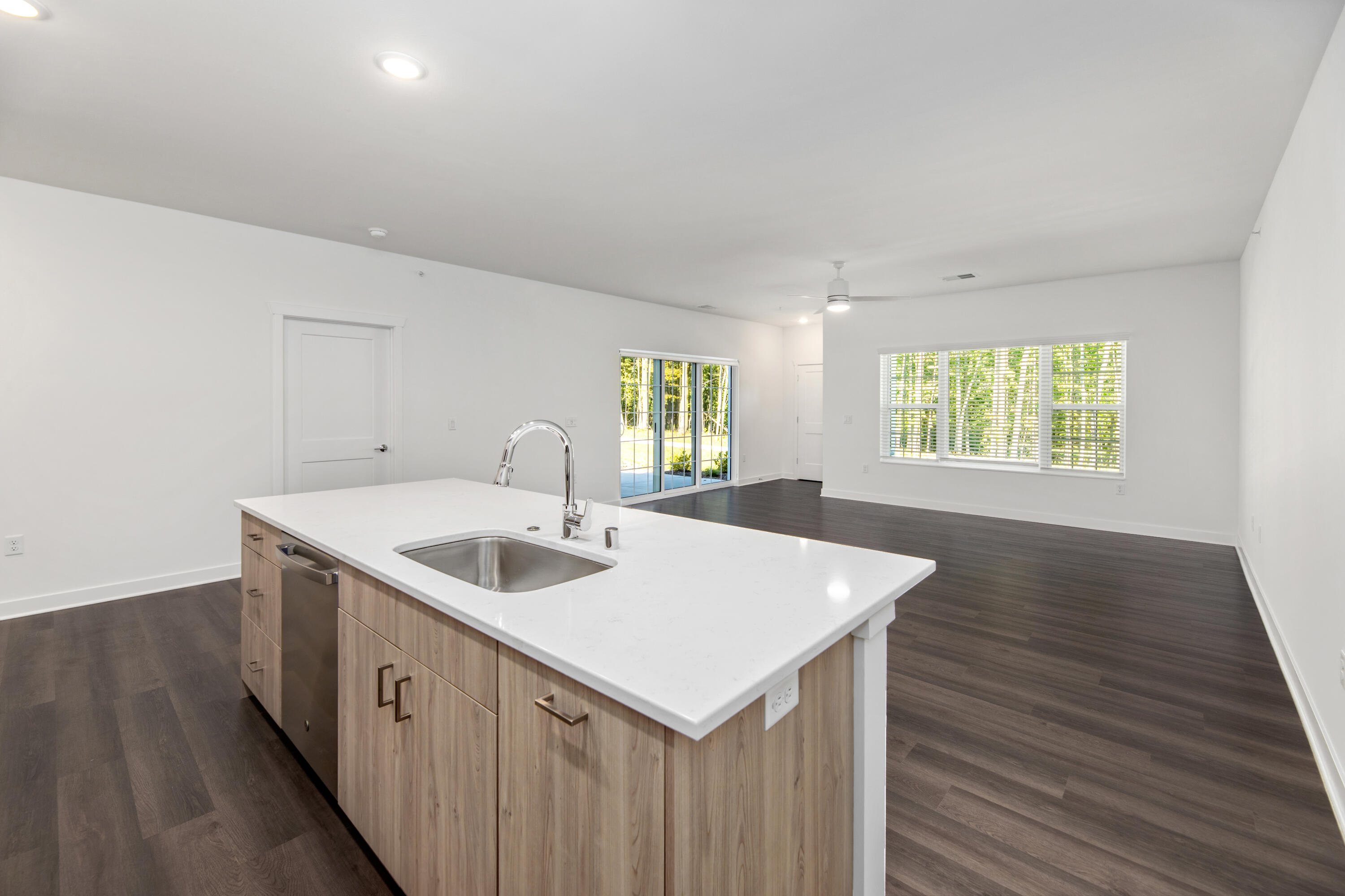 1876 W Mildenhall Dr