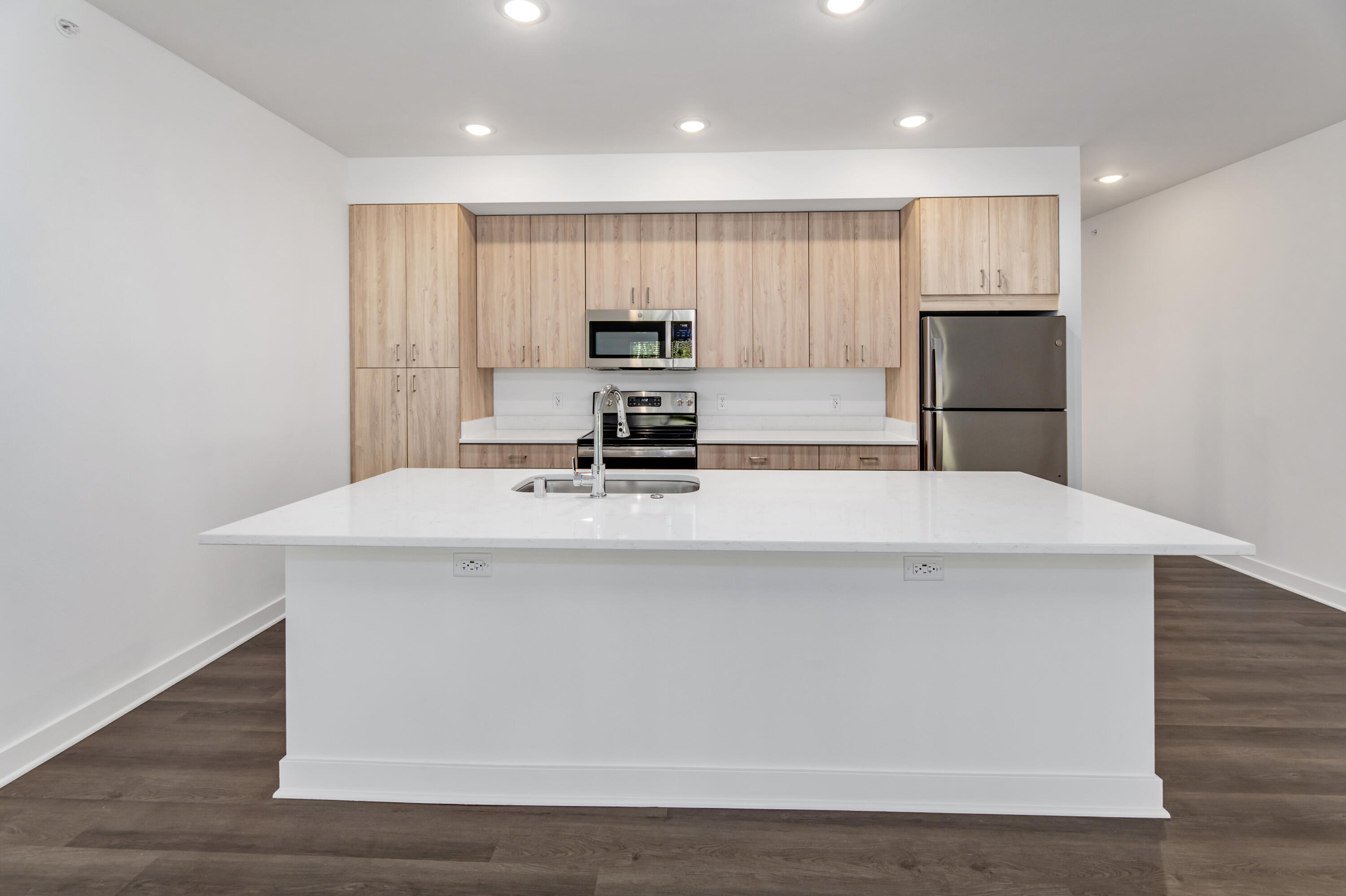 1876 W Mildenhall Dr