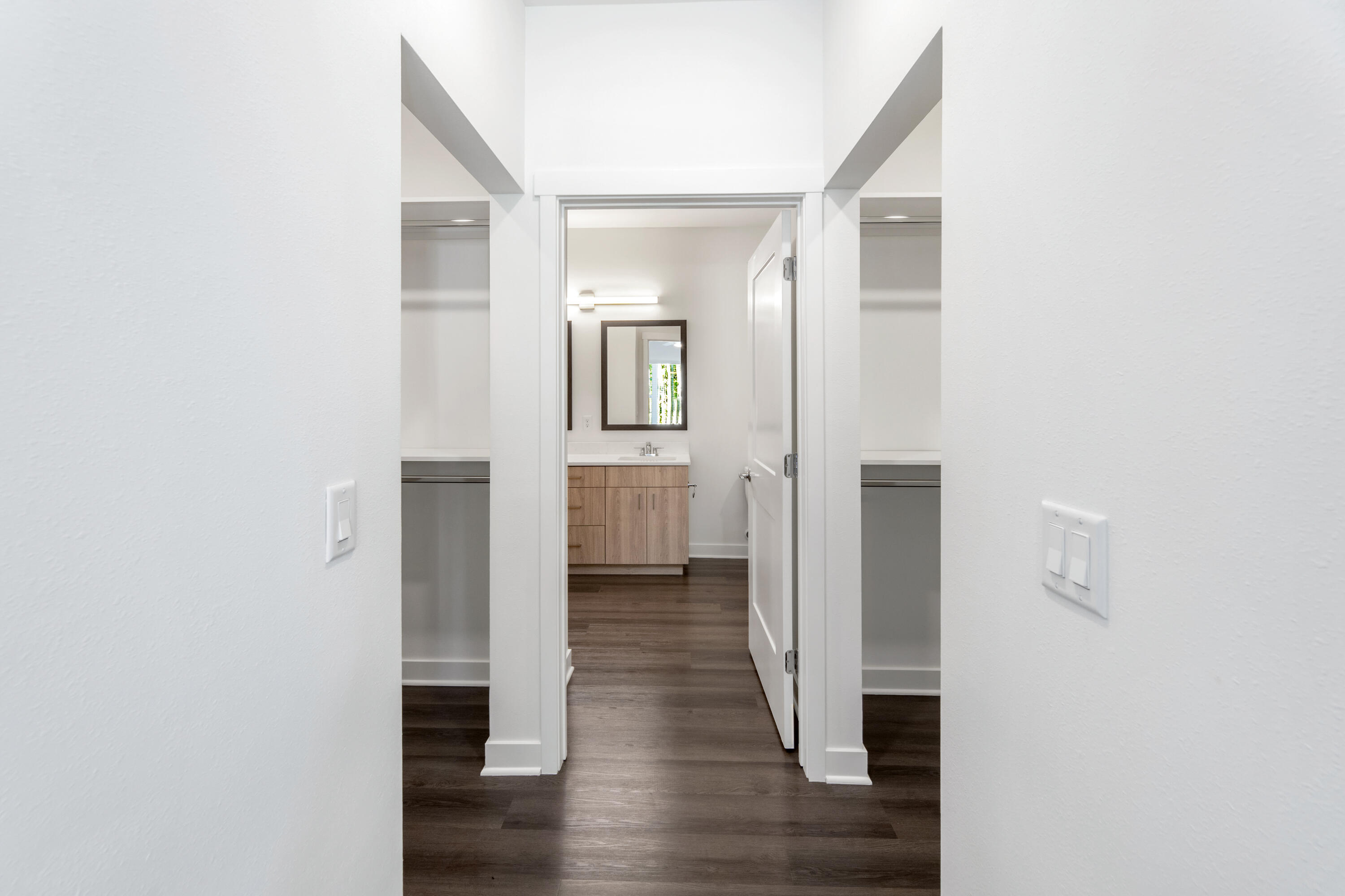 1876 W Mildenhall Dr