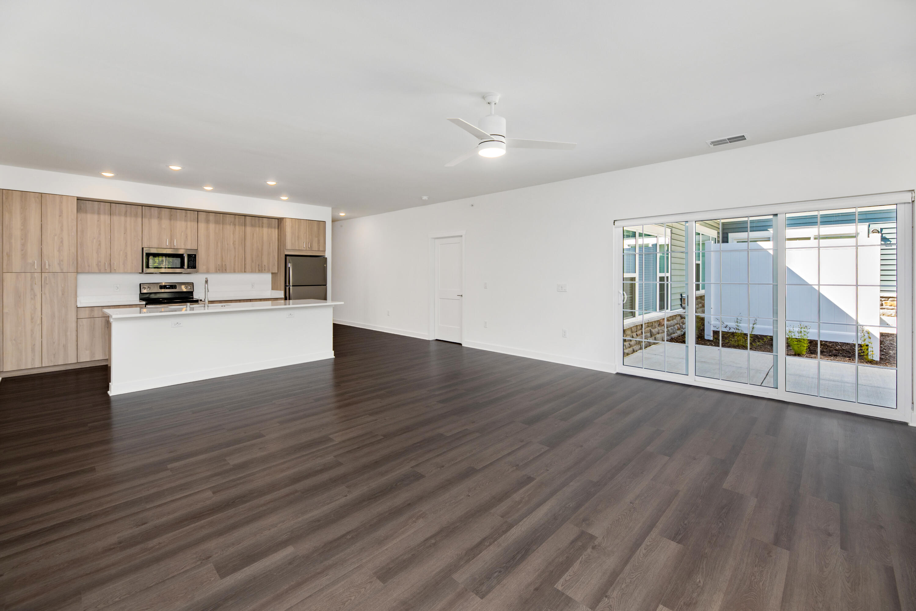 1876 W Mildenhall Dr