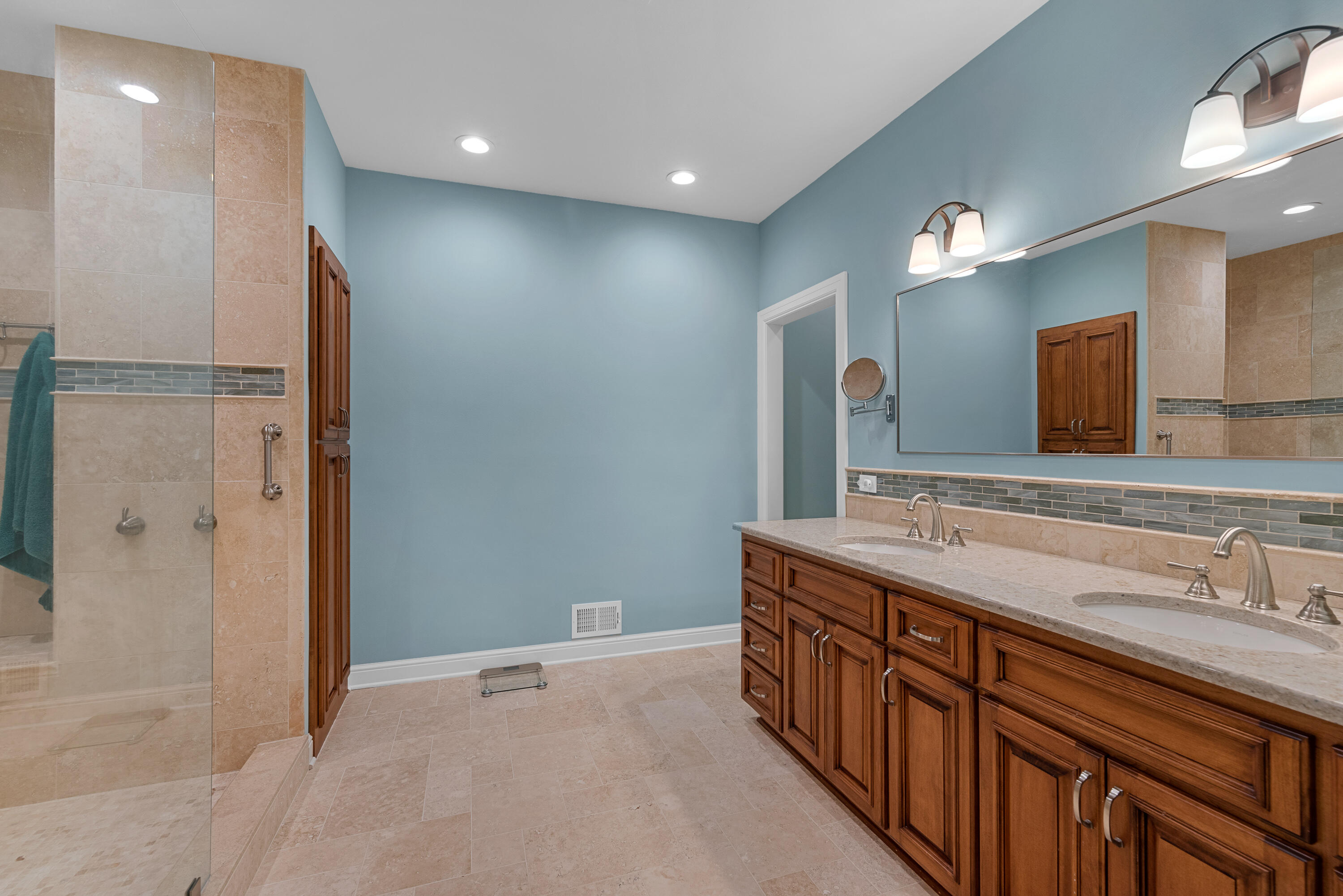 1926 W Hidden Reserve Ct