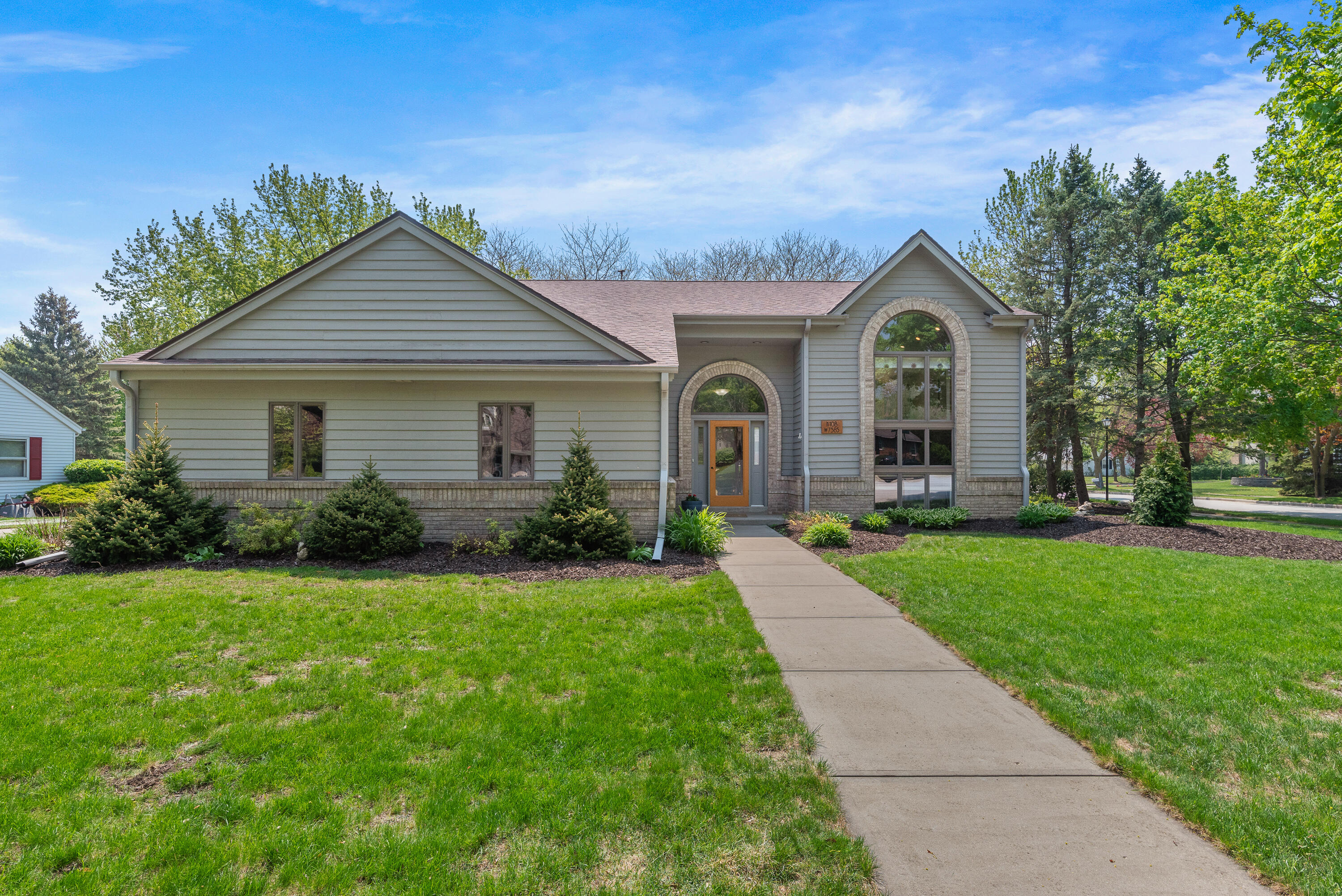 N108W7385 Balfour St